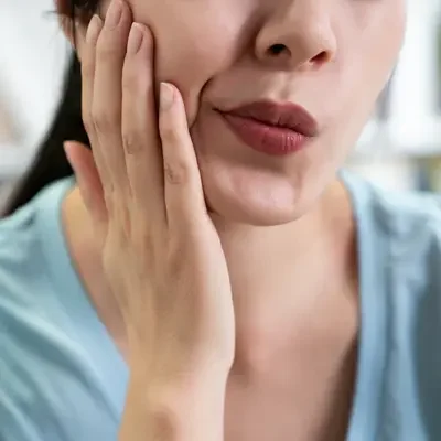 hand on face-tooth-pain